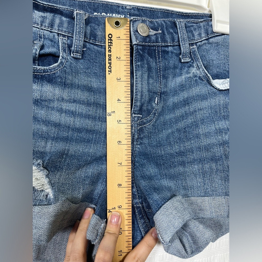 Old Navy Boyfriend Distressed Denim Shorts Size 4 - Picture 9 of 9